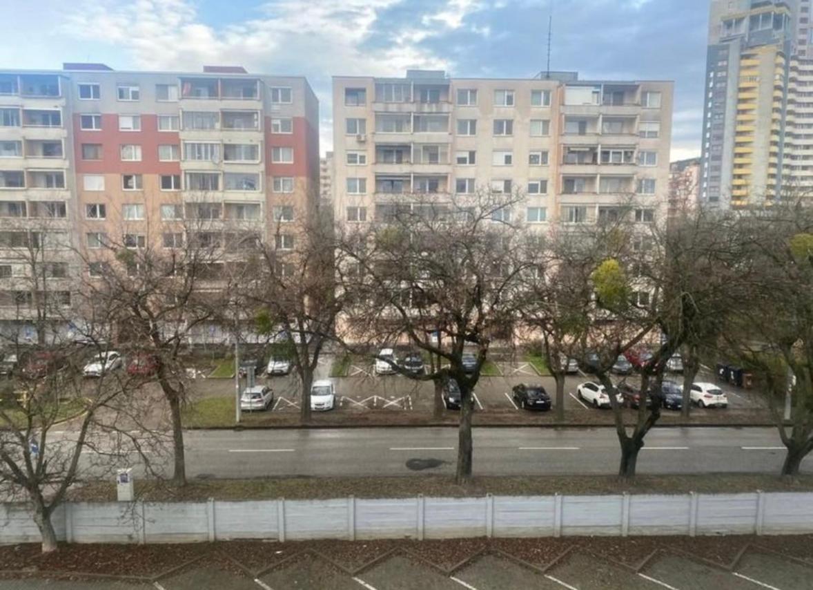 Private Apartment 1Km From Center Bratislava Buitenkant foto